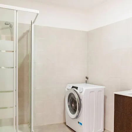 2 For 8 People With Terrace And Parking Lissabon